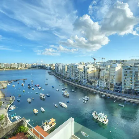 Luxurious 2 Bedroom Penthouse With Roof Terrace, Hot Tub And Breath-taking Views Yvan1-1 *