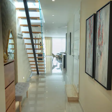 Luxurious 2 Bedroom Penthouse With Roof Terrace, Hot Tub And Breath-taking Views Yvan1-1 Apartment San Ġiljan