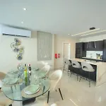 Luxurious 2 Bedroom Penthouse With Roof Terrace, Hot Tub And Breath-taking Views Yvan1-1