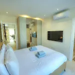 Luxurious 2 Bedroom Penthouse With Roof Terrace, Hot Tub And Breath-taking Views Yvan1-1 Lejlighed *