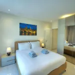 Luxurious 2 Bedroom Penthouse With Roof Terrace, Hot Tub And Breath-taking Views Yvan1-1 *