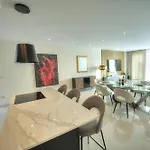 Luxurious 2 Bedroom Penthouse With Roof Terrace, Hot Tub And Breath-taking Views Yvan1-1 Lejlighed