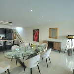 Luxurious 2 Bedroom Penthouse With Roof Terrace, Hot Tub And Breath-taking Views Yvan1-1 Lejlighed