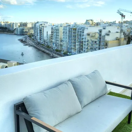 Luxurious 2 Bedroom Penthouse With Roof Terrace, Hot Tub And Breath-taking Views Yvan1-1 Apartament *
