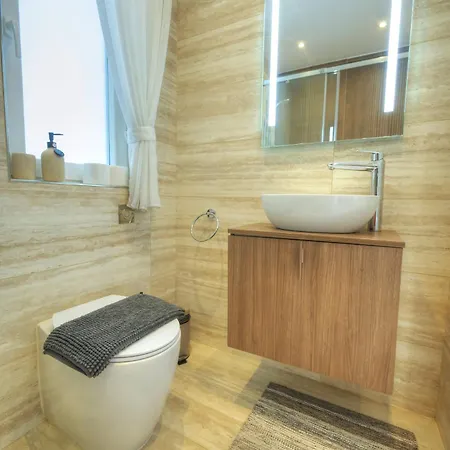 Luxurious 2 Bedroom Penthouse With Roof Terrace, Hot Tub And Breath-taking Views Yvan1-1 San Ġiljan