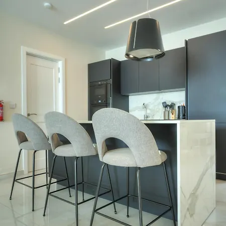 Luxurious 2 Bedroom Penthouse With Roof Terrace, Hot Tub And Breath-taking Views Yvan1-1 * San Ġiljan