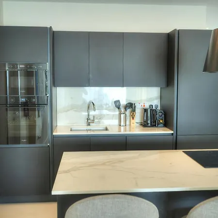 Luxurious 2 Bedroom Penthouse With Roof Terrace, Hot Tub And Breath-taking Views Yvan1-1 St. Julian's