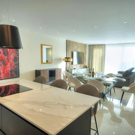Luxurious 2 Bedroom Penthouse With Roof Terrace, Hot Tub And Breath-taking Views Yvan1-1 * St. Julian's