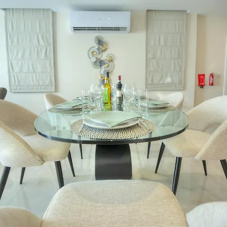 Luxurious 2 Bedroom Penthouse With Roof Terrace, Hot Tub And Breath-taking Views Yvan1-1 Apartamento