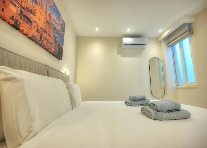 Luxurious 2 Bedroom Penthouse With Roof Terrace, Hot Tub And Breath-taking Views Yvan1-1 * San Ġiljan