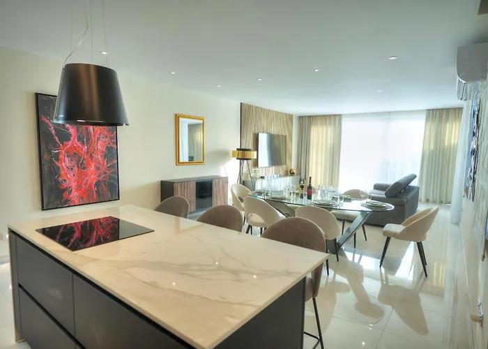 Luxurious 2 Bedroom Penthouse With Roof Terrace, Hot Tub And Breath-taking Views Yvan1-1 * San Ġiljan