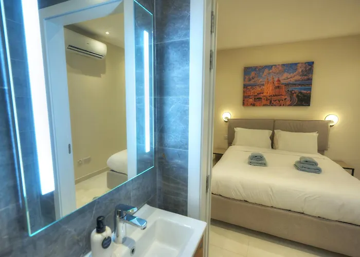 Luxurious 2 Bedroom Penthouse With Roof Terrace, Hot Tub And Breath-taking Views Yvan1-1 Appartement