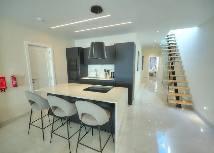 Apartmán Luxurious 2 Bedroom Penthouse With Roof Terrace, Hot Tub And Breath-taking Views Yvan1-1 Saint Julian's