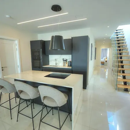 شقة Luxurious 2 Bedroom Penthouse With Roof Terrace, Hot Tub And Breath-taking Views Yvan1-1 سانت جوليان