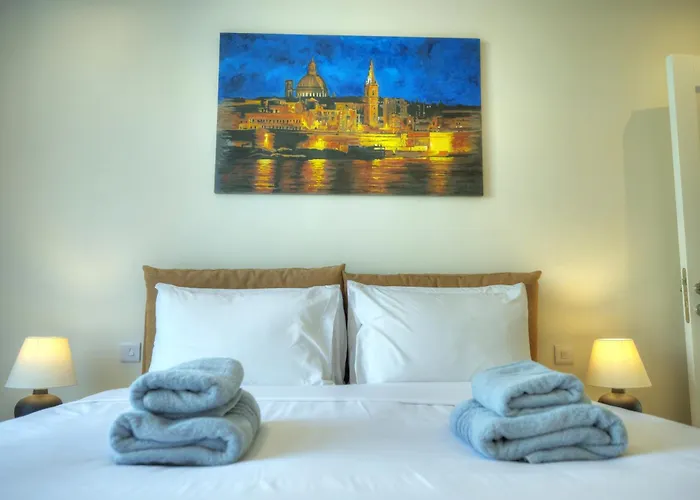 شقة Luxurious 2 Bedroom Penthouse With Roof Terrace, Hot Tub And Breath-taking Views Yvan1-1 *