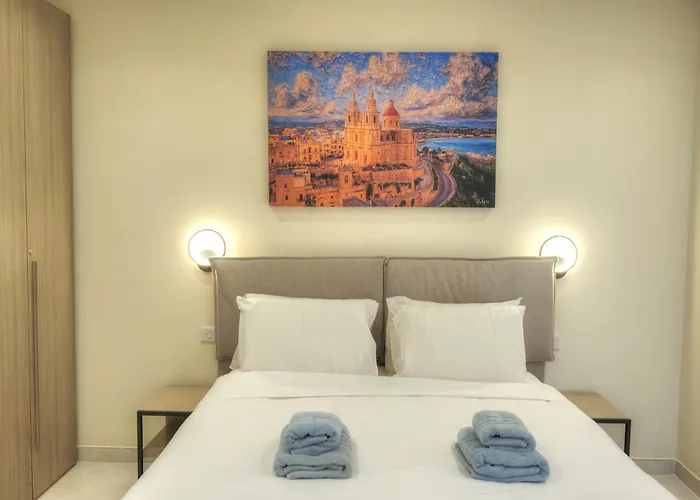 Luxurious 2 Bedroom Penthouse With Roof Terrace, Hot Tub And Breath-taking Views Yvan1-1 شقة سانت جوليان